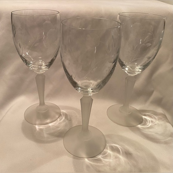 Vintage Floral Etched Glasses with Frosted Stems Set of 3 - Picture 6 of 12